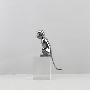 北欧创意水晶底座金属小猴子装饰摆件客厅玄关电视柜软装家居饰品