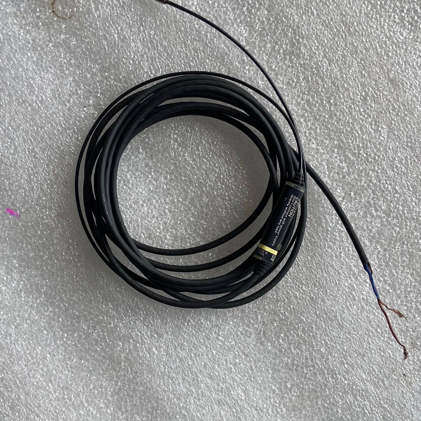 议价E2EC-CR8D1 放大器中继接近感测器