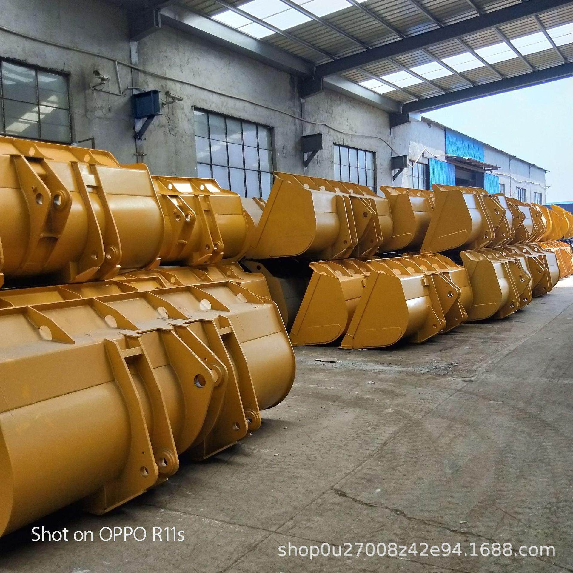 厂家供应装载机铲斗柳工ZL50CN装载机铲车铲斗 铲板 刀板斗齿摇臂,标准件/零部件/工业耗材,其他液压元件,淘宝优惠券,粉丝福利购,淘宝优惠卷