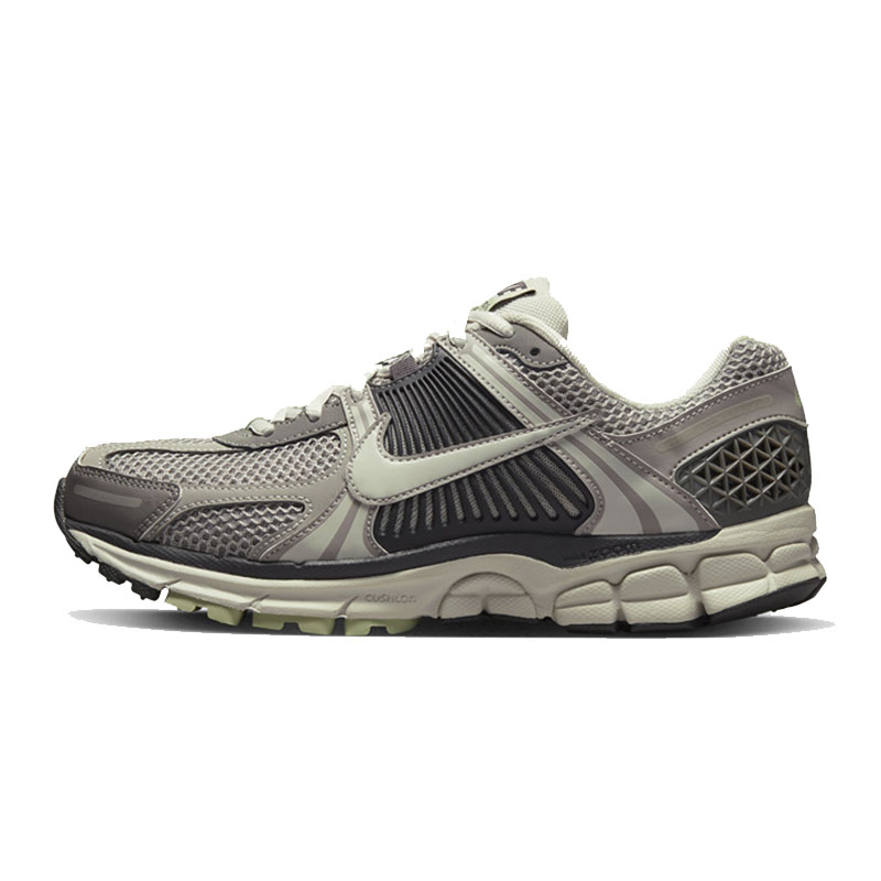 NIKE耐克女子W NIKE ZOOM VOMERO 5运动休闲鞋FB8825-001