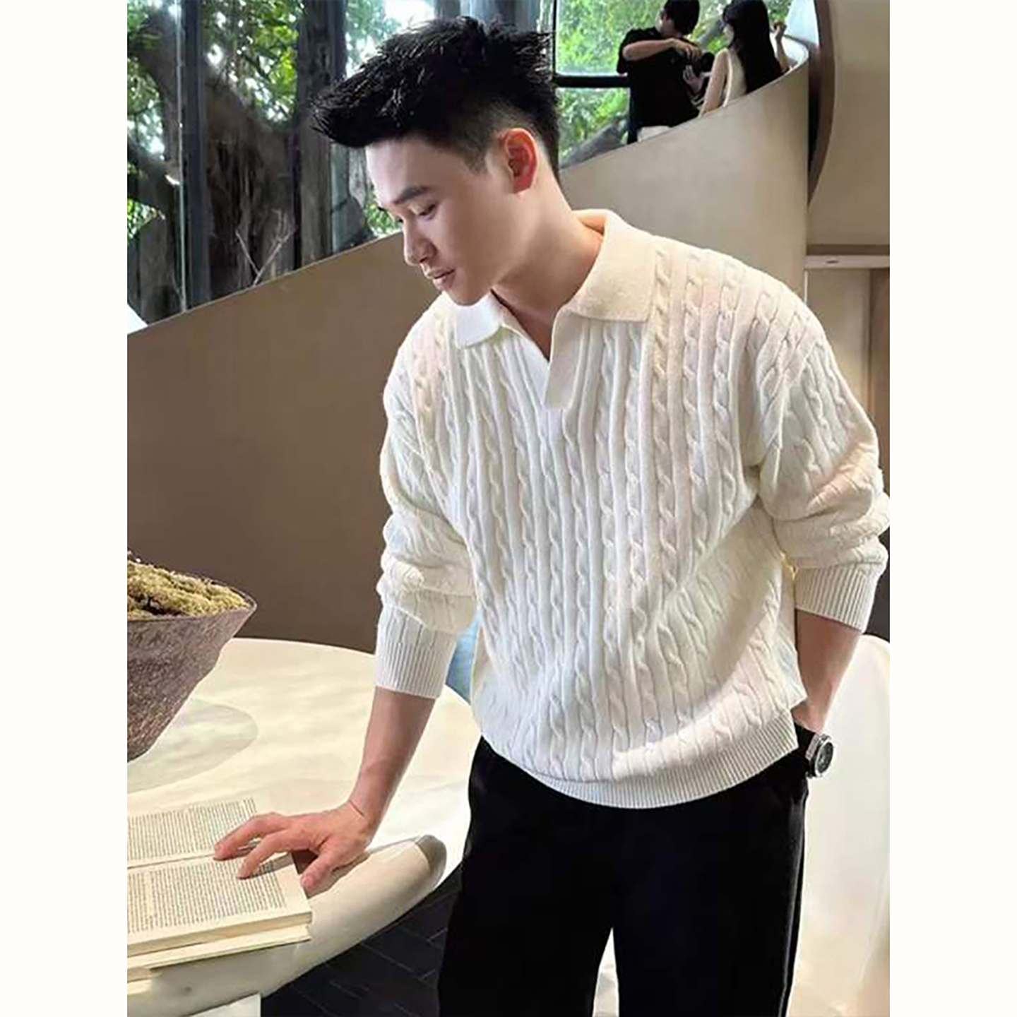 老钱风白色绞花纹翻领针织衫男款秋冬慵懒风优雅质感毛衣休闲上衣