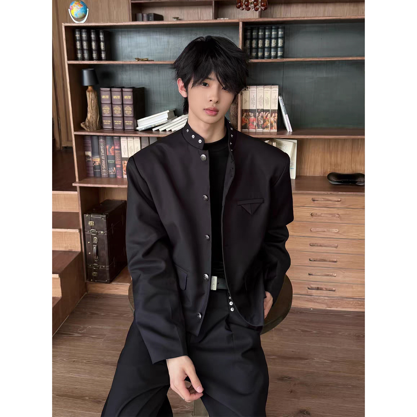 黑色短款垫肩西装外套男秋季痞帅