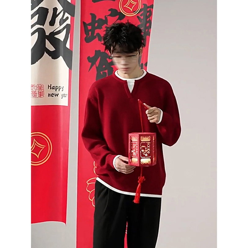 酒红色假两件毛衣男士本命年跨年