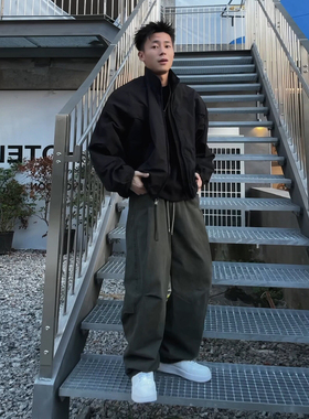 军绿色美式复古褶皱工装裤男款微喇弯刀阔腿裤子直筒宽松休闲长裤