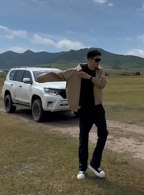 卡其色短款小马刺绣行政夹克男女款秋季高级感痞帅翻领棒球服外套