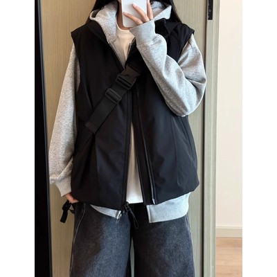 黑色帅气工装马甲男冬季外穿羽绒