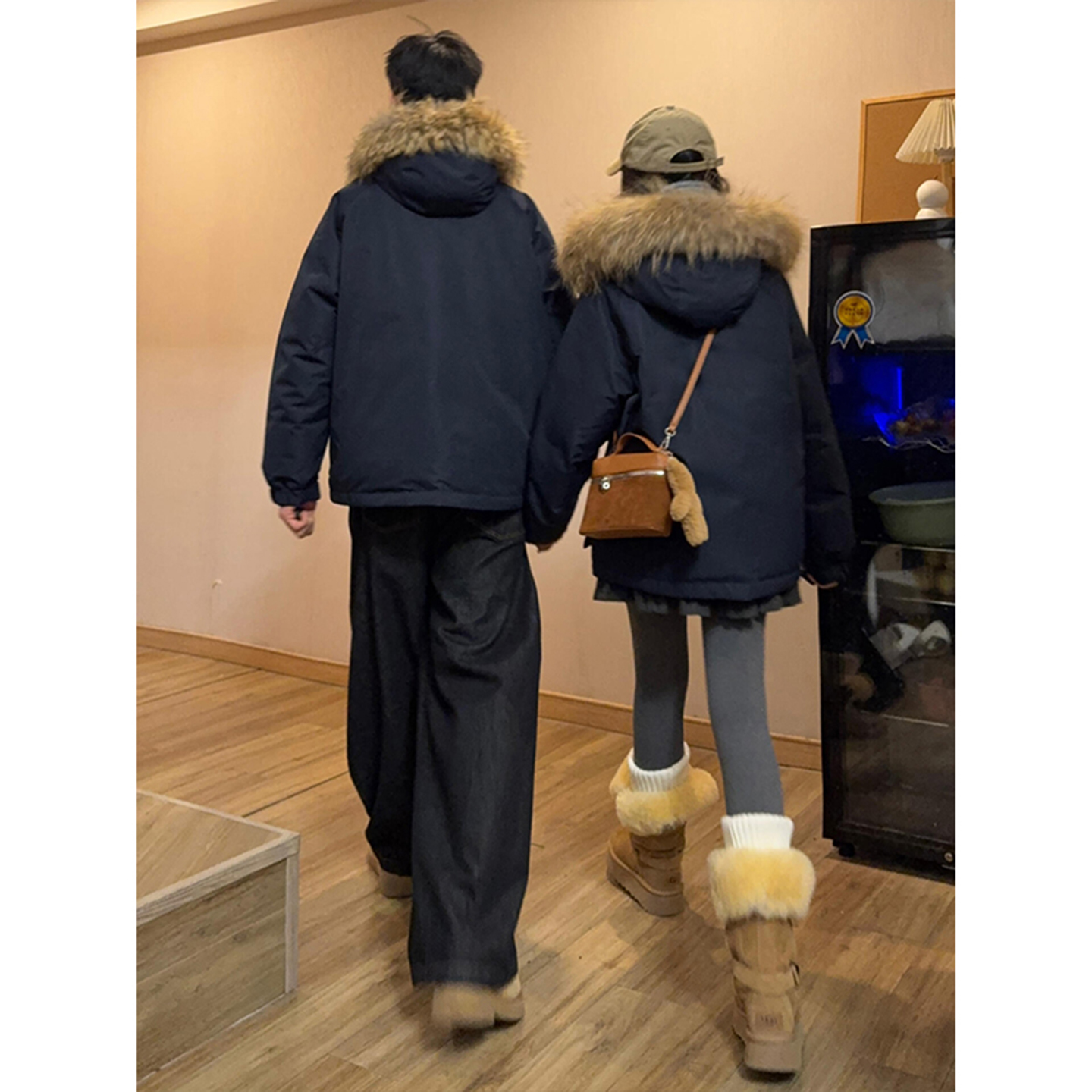 藏青色毛领连帽羽绒棉服男女款