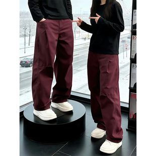 美式酒红色弯刀裤男款春季腿粗屁股大显瘦工装裤子褶皱拼接休闲裤