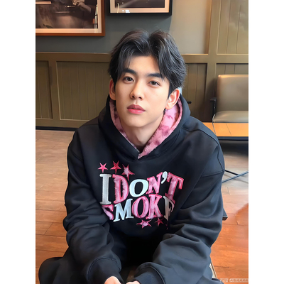 黑色豹纹字母连帽卫衣男冬季