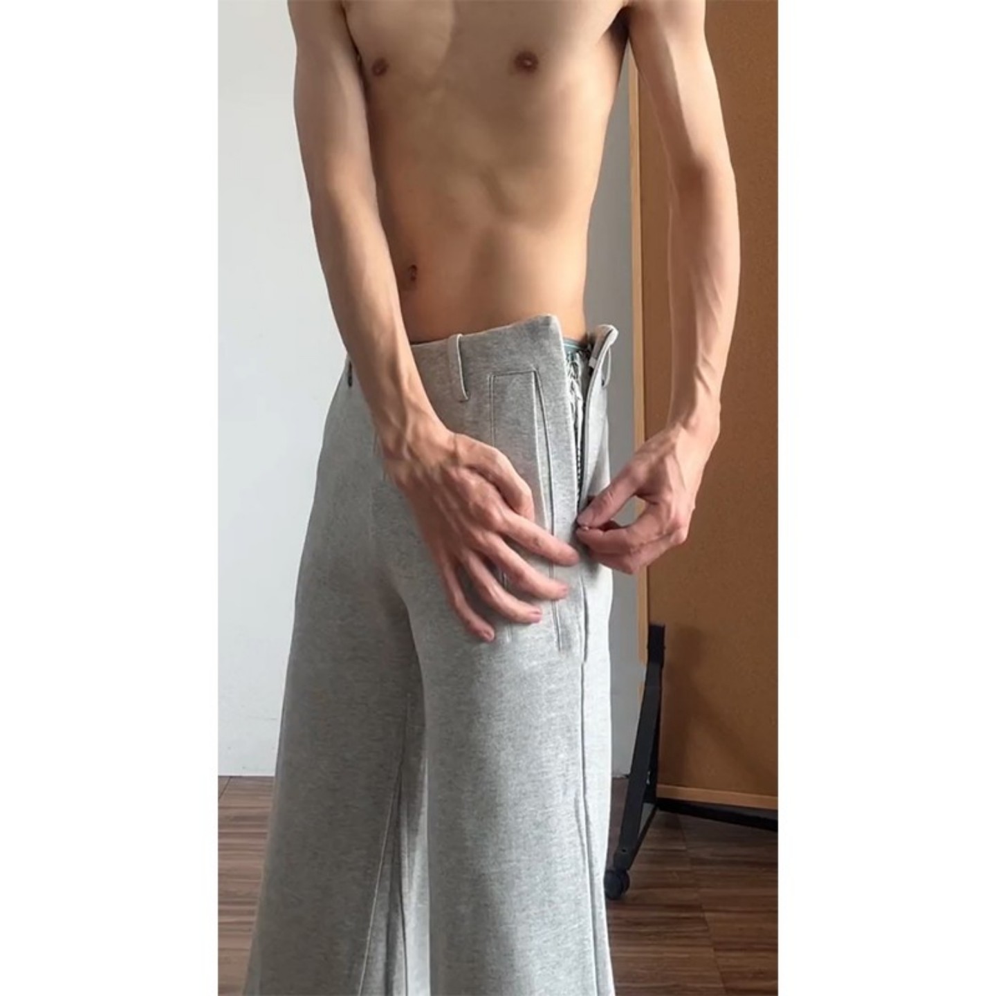 浅灰色弯刀微喇卫裤男款秋冬美式