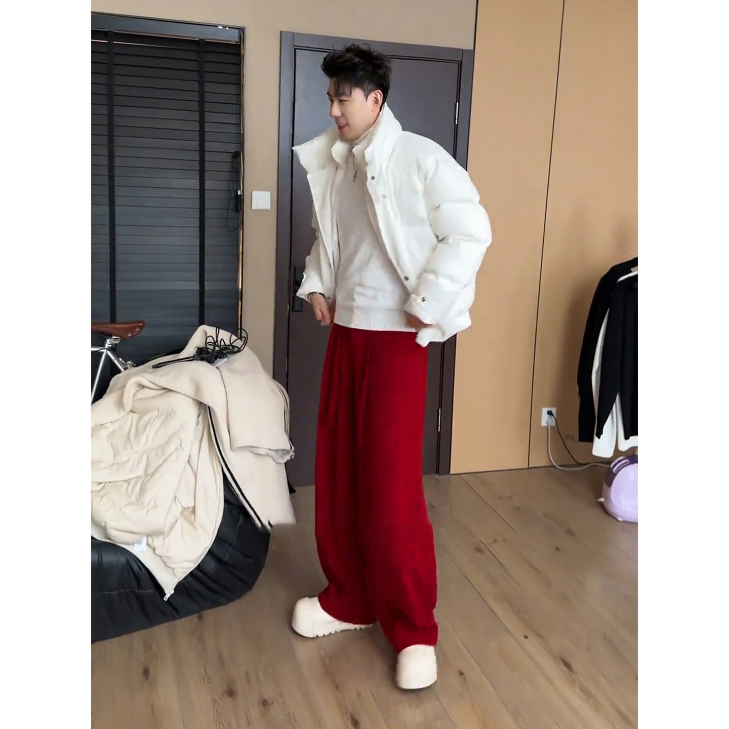 新年红本命年男士松弛感卫裤冬季高级感厚款裤子直筒弯刀阔腿西裤,男装,休闲裤,淘宝优惠券,粉丝福利购,淘宝优惠卷