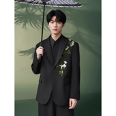 新中式 订婚穿搭礼服高定戗驳领垫肩西服 男套装 山茶花刺绣西装 正装