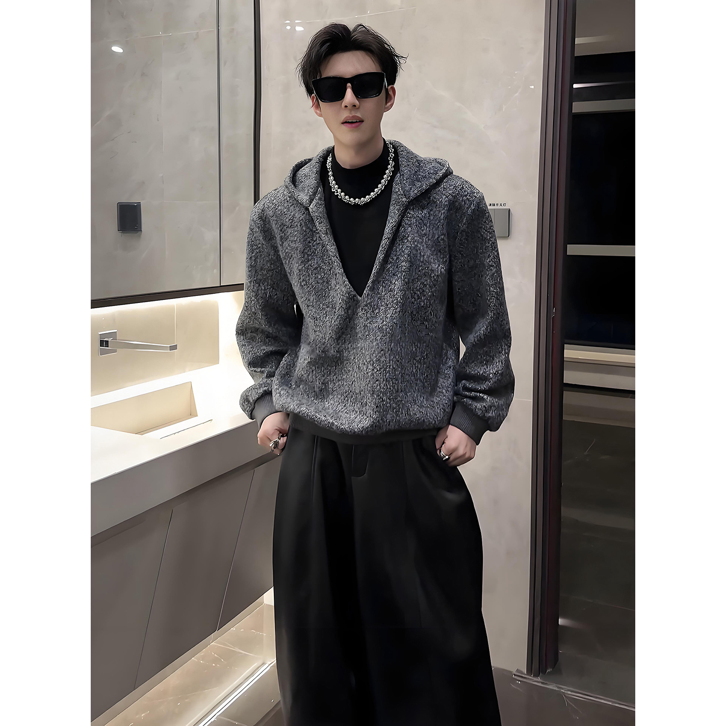 灰色假两件v领毛衣男款秋冬