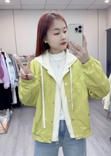 2026年春秋薄款 连帽女外套女 微宽松拼接冲锋衣简约运动风休闲长袖