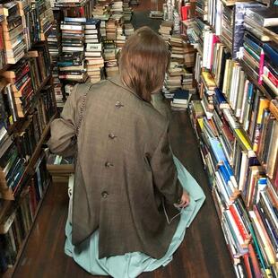 小西装外套女2025新款休闲韩系高级感小个子西服开叉设计感上衣