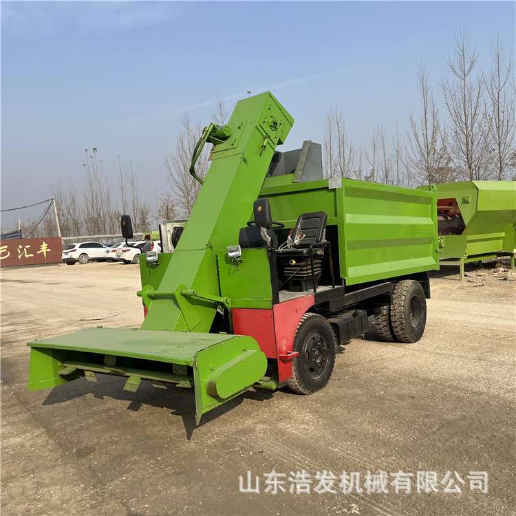 大型牛圈清粪车五方容量养殖场收粪运粪车刮板式全自动柴油铲粪车