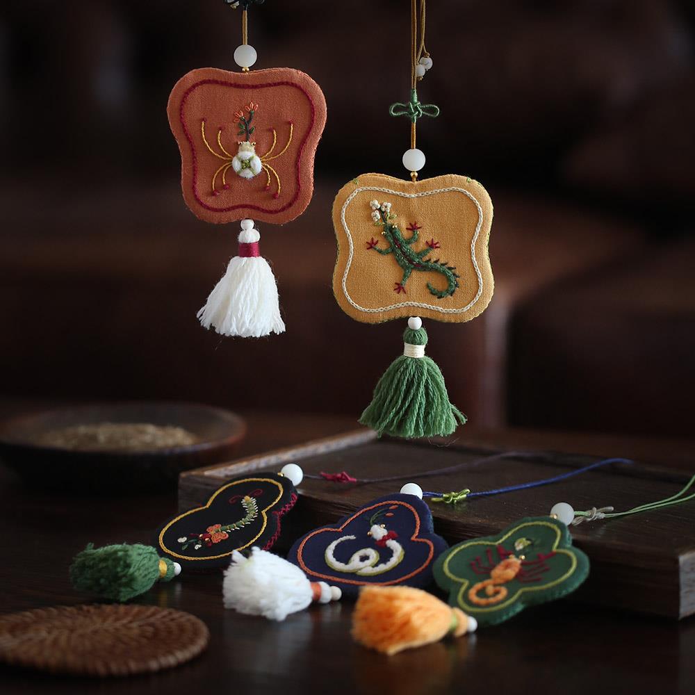 花寄 五毒刺绣diy手工材料包香囊随身挂件中药驱蚊小香包创意礼物