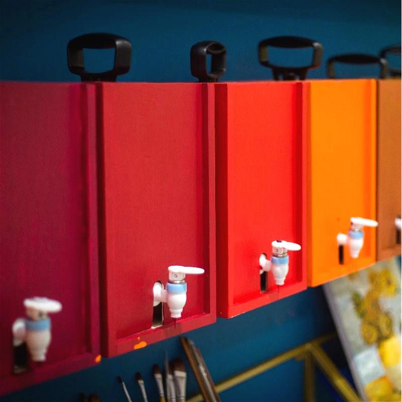 自助画室颜料桶置物架上墙颜料桶收纳盒实木彩色木箱装饰画室用品