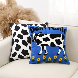 精选奶牛可爱绣花卡通多巴胺抱枕客厅沙发靠垫方形床头靠背可爱靠