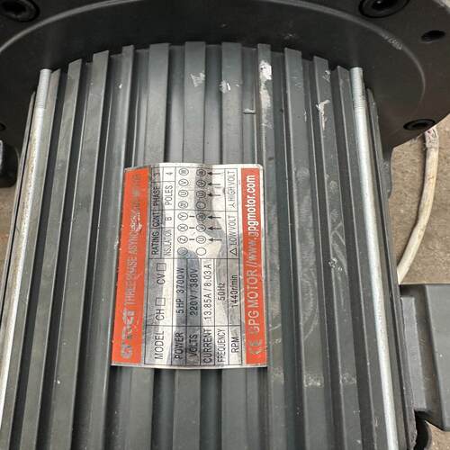 台帮减速机，拆机，成色好，少用，3700w.  5hp。（耶耶电子）
