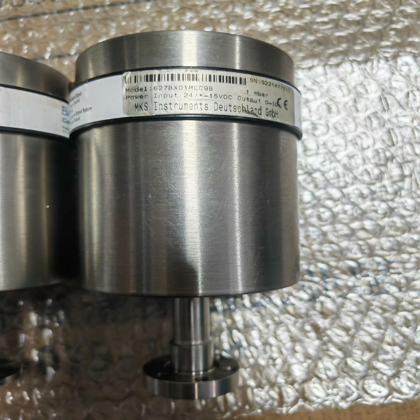 MKS 627D01MDC9B  3台 Range 1 mb~议价