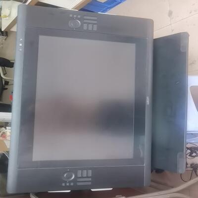 议~Wacom 新帝24HD touch cintiq液晶数位屏