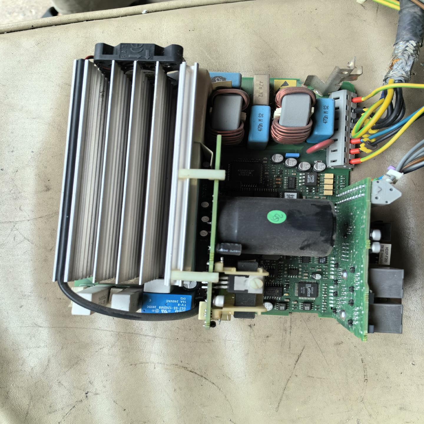 欧陆631/002驱动器主板有几张，功能好的，就是没有壳子了（耶