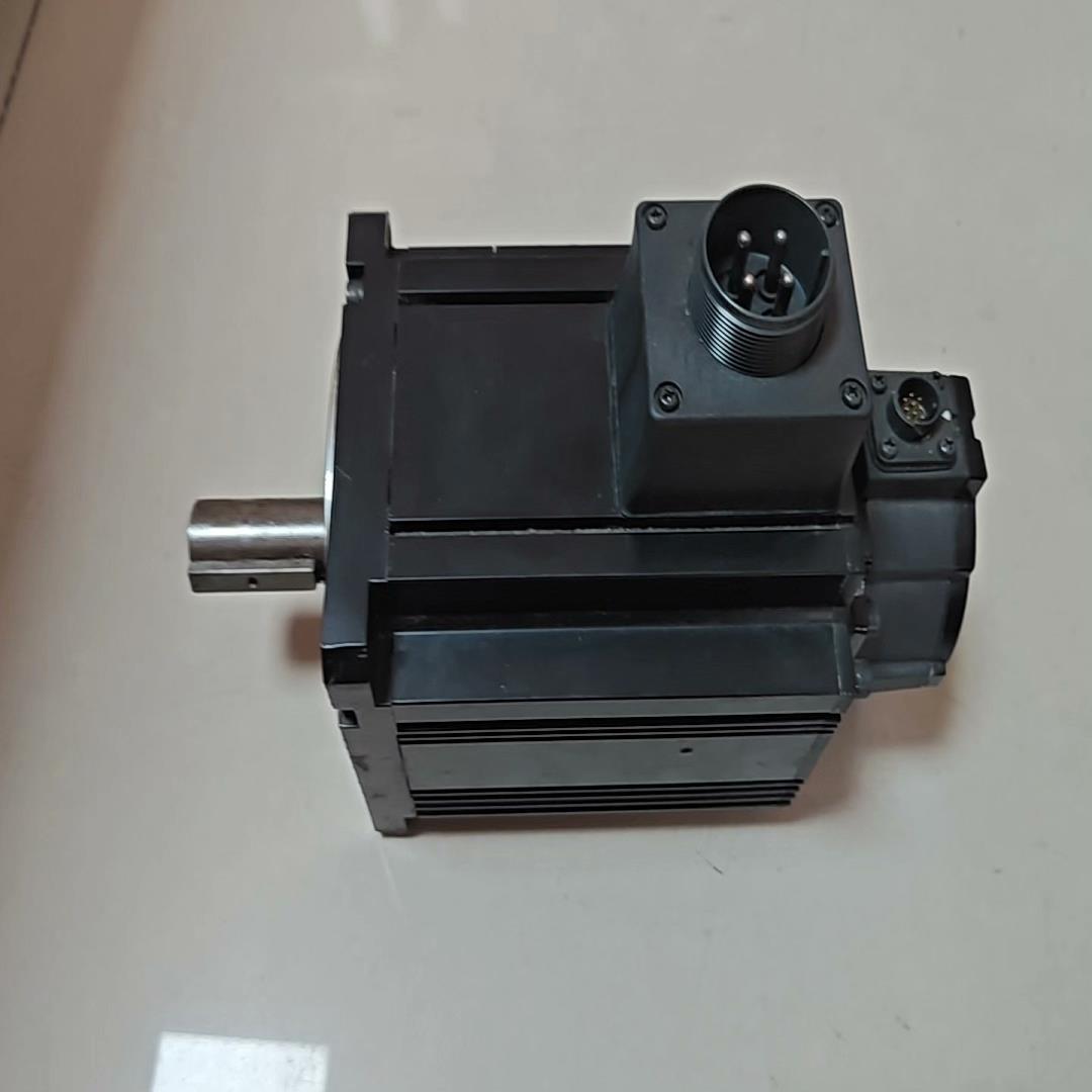 R88M-K3K030H-S2-Z伺服电机，9成新，拆(崽崽配件）