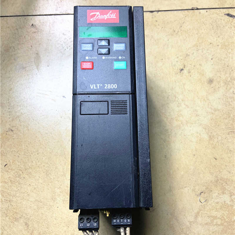 VLT2822PT4B20STR0DBF00A00丹佛斯变频器VLT2800系列380V  2.2KW~