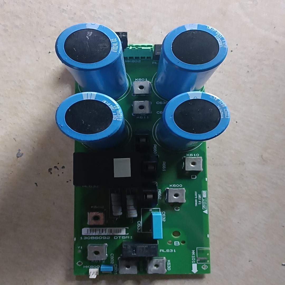 丹佛斯变频器电容板130B6092DT5R1/130B874~议价