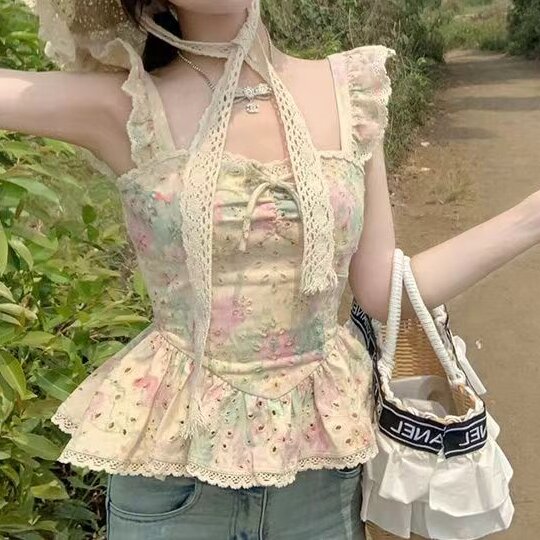精致少女荷叶小飞袖修身显瘦方领