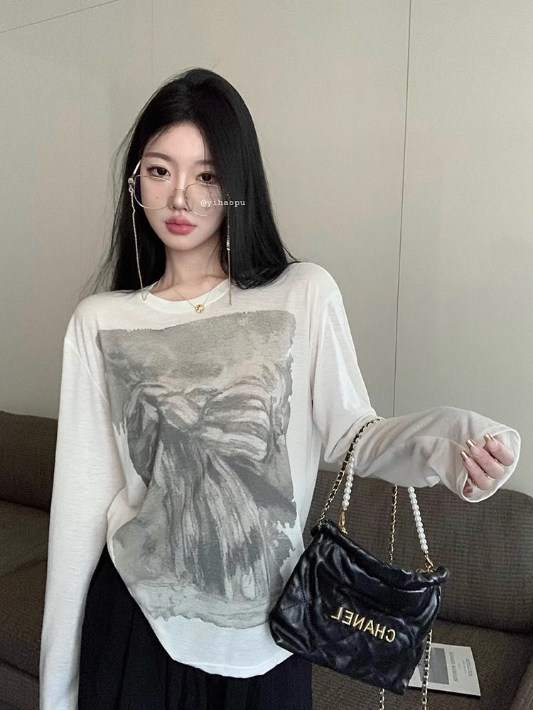 慵懒风长袖面膜T恤女夏季薄款设计感印花圆领宽松防晒罩衫上衣潮