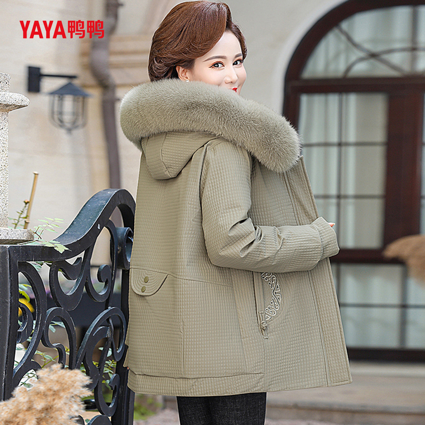 YAYA鸭鸭妈妈冬装羽绒服加厚短款2025新款中老年女款纯色保暖外套,女装/女士精品,羽绒服,淘宝优惠券,粉丝福利购,淘宝优惠卷