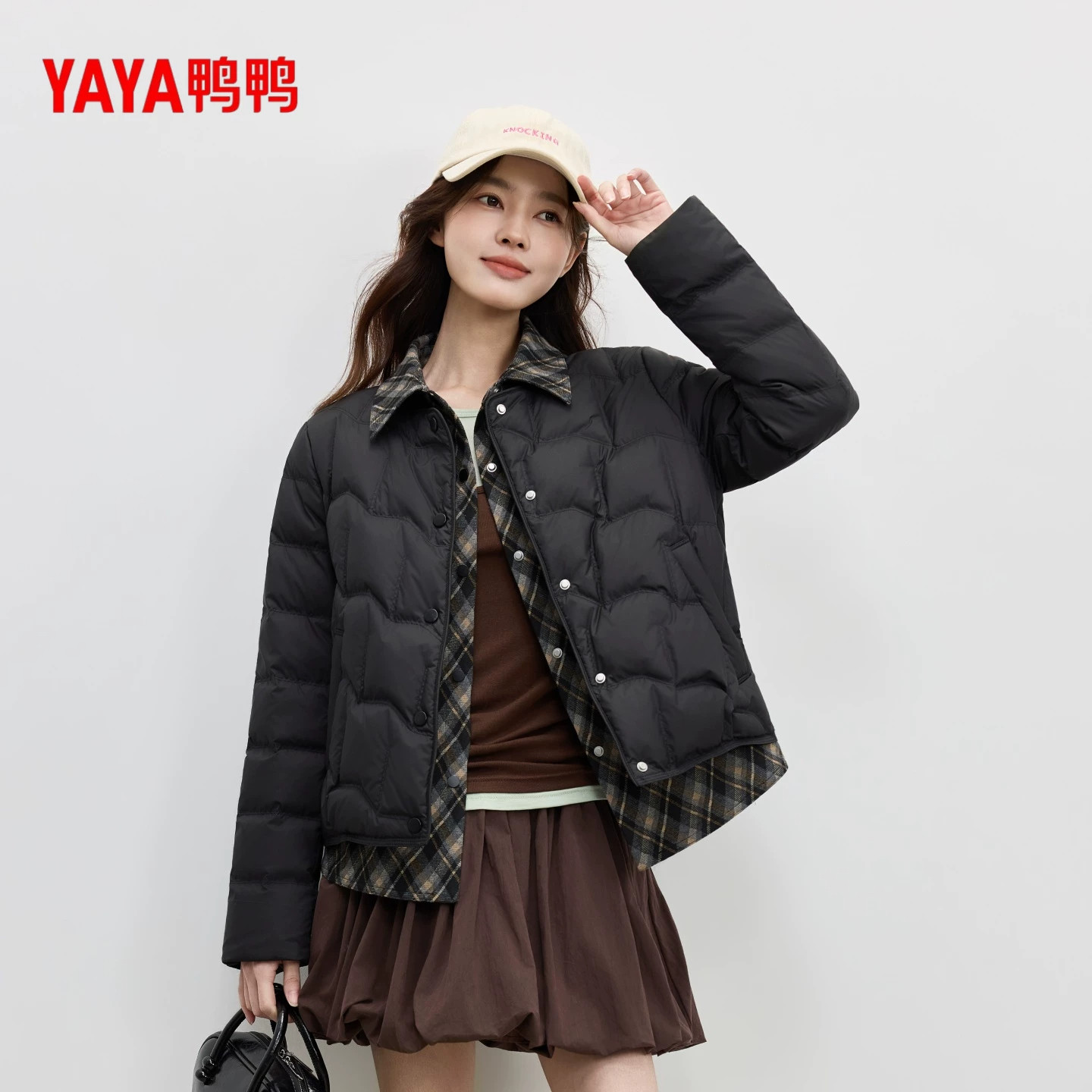 YAYA鸭鸭假两件轻薄羽绒服女2026冬季时尚翻领小香风显瘦短款外套