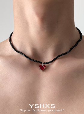 黑色水晶串珠爱心锆石项链