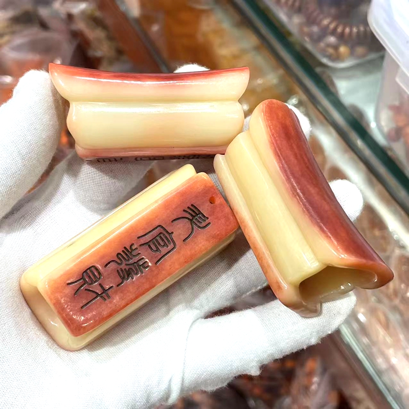 保真回流老骨驼骨雕刻升官手把件