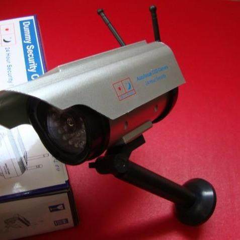 假监控摄像头 真摄像机 LED带灯监控器 太阳能室外使用2400