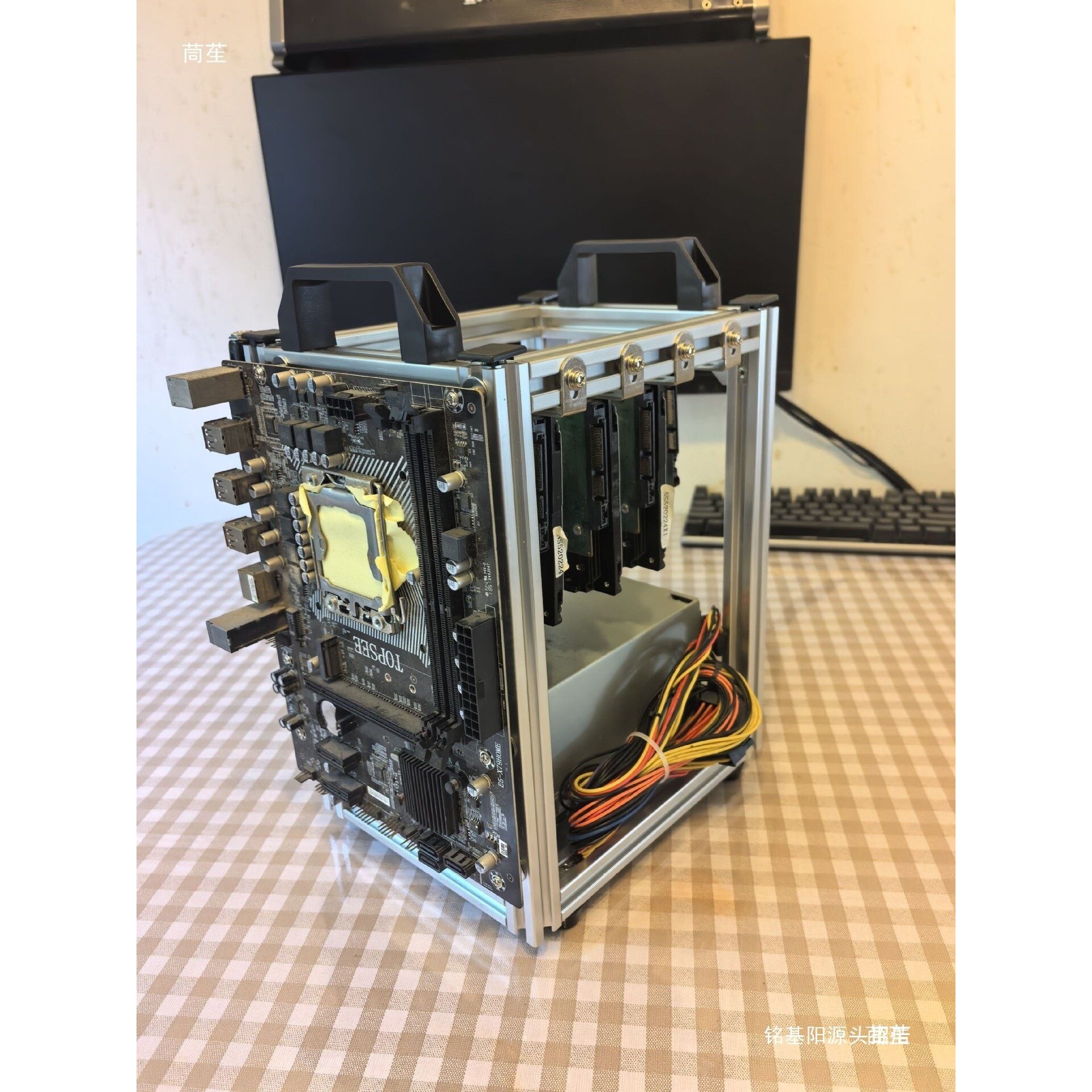 NAS开放式机架机箱(立式v1):支持Matx,itx主板。