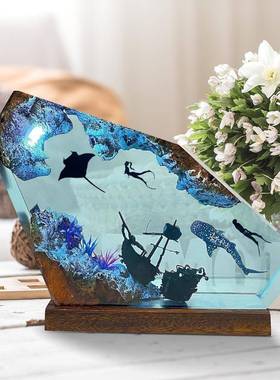 个性树脂摆件树脂海洋木灯鲸鲨蝠鲼和情侣潜水员家居装饰圣诞礼物