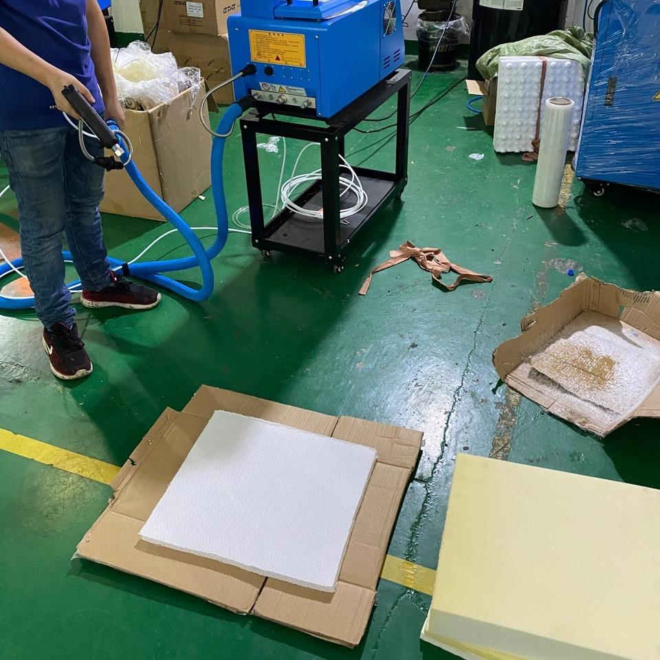 东莞多层海绵床垫粘胶机 3D床垫喷胶机 沙发海绵喷胶固定