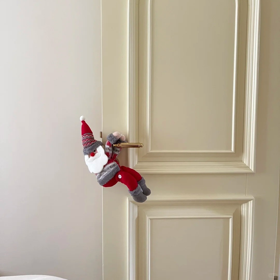 门把手上长出圣诞老人啦