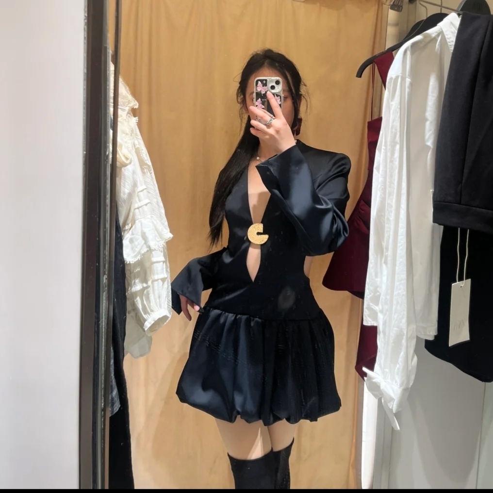 小众风镂空性感气球版型连衣裙女