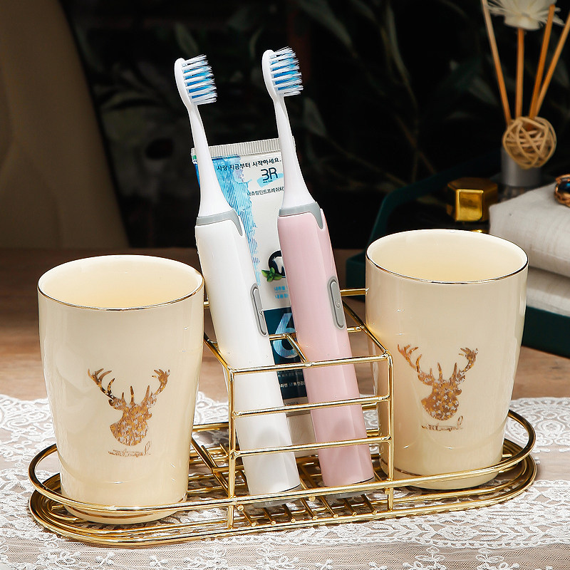 轻奢陶瓷家用牙缸漱口杯一对洗漱杯情侣结婚创意杯X子套装置物架