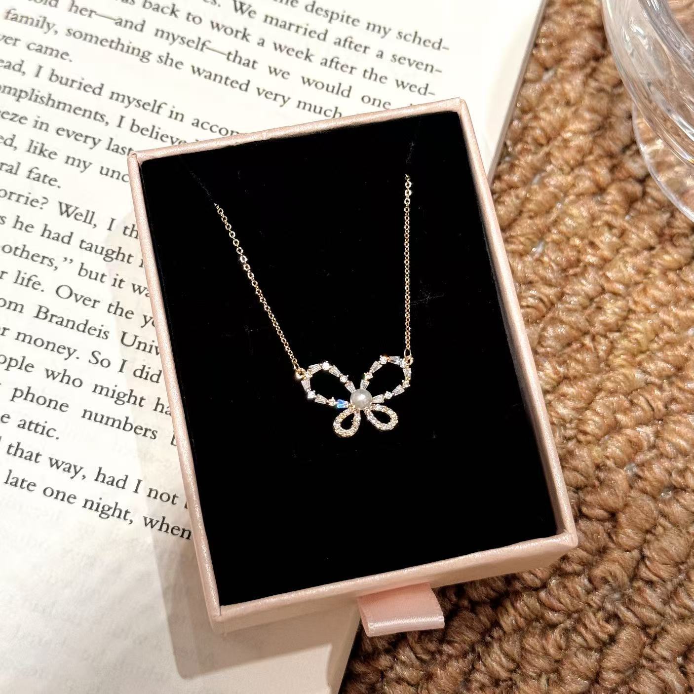 日本品质蝴蝶项链小巧轻奢高级感小众锁骨链时尚简约缕空甜美可爱