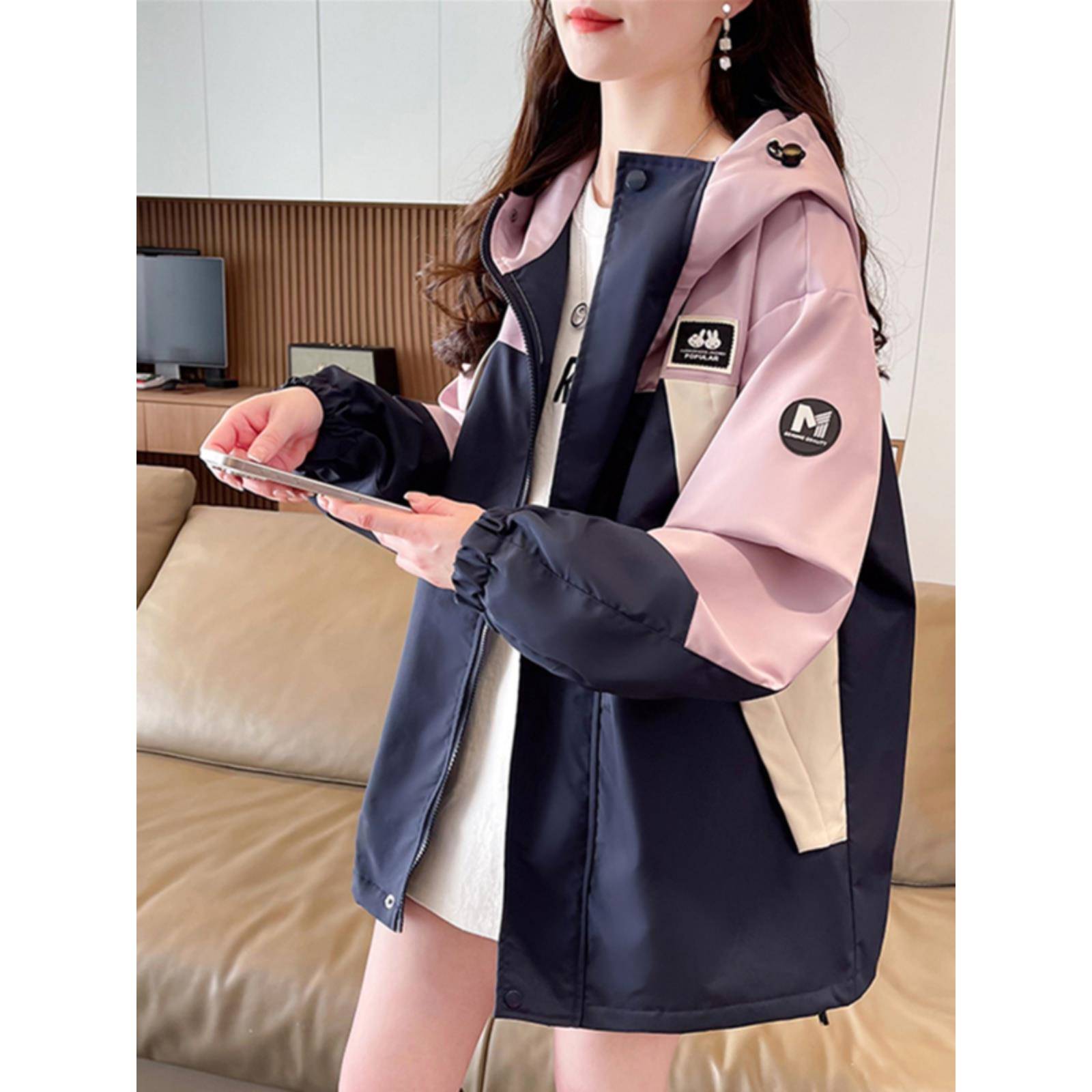 早秋工装冲锋衣女春秋2025新款初中学生大童上衣休闲百搭夹克外套