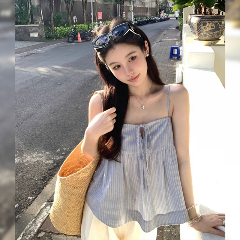 韩系甜美度假蓝色条纹吊带背心女复古镂空绑带显瘦无袖娃娃衫上衣