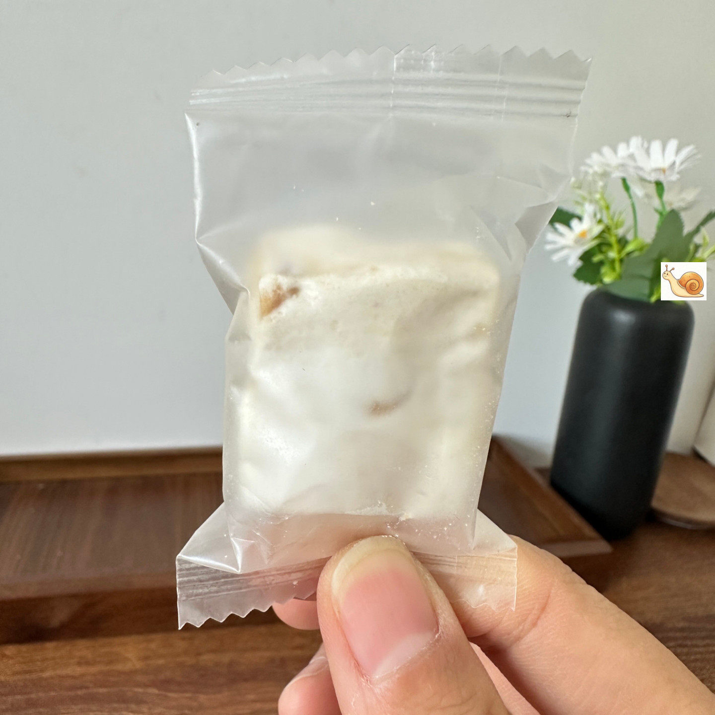 草莓羊奶芙拉丝长条草莓雪花酥