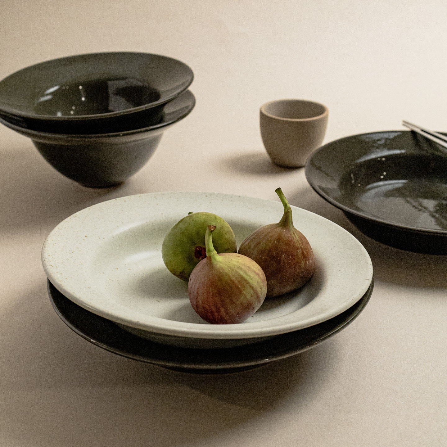 目外新品餐具纯色高级感家用汤盆8.2英寸陶土盘绿色氛围感草帽盘,餐饮具,盘,淘宝优惠券,粉丝福利购,淘宝优惠卷