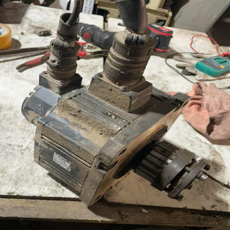 三菱伺服电机HC-SFE202三菱伺服电机2kw三台（豆豆设备）