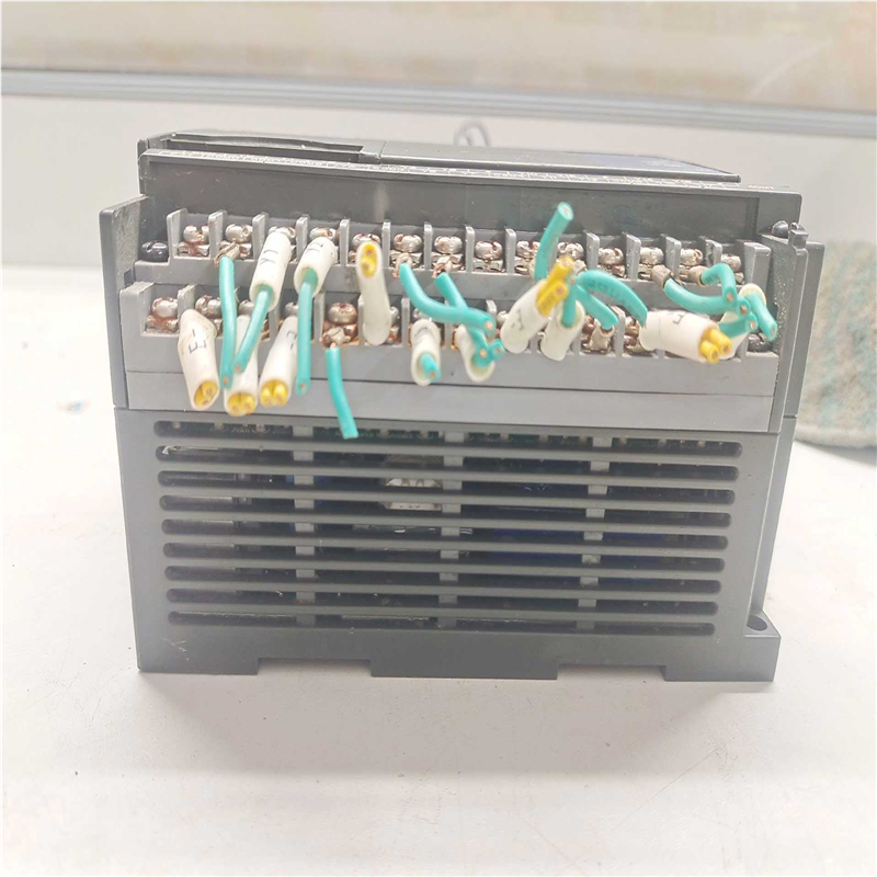 ZDAUTO，件pLc   型号AX1N/40MT-E，~议价